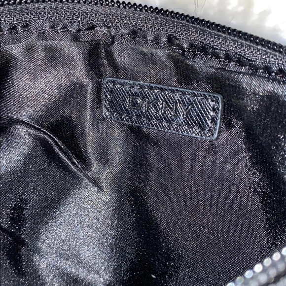 DKNY  Logo Wrislet - Picture 7 of 9
